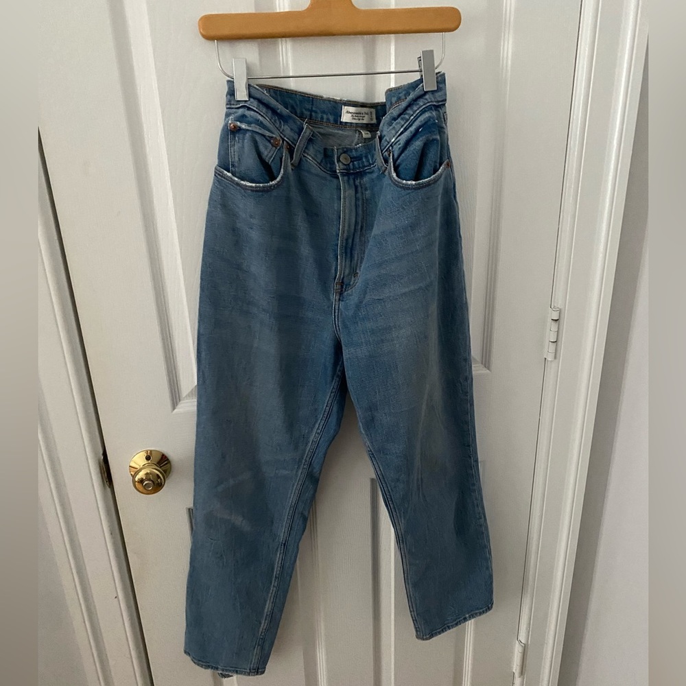 Abercrombie ultra high rise ankle straight jean